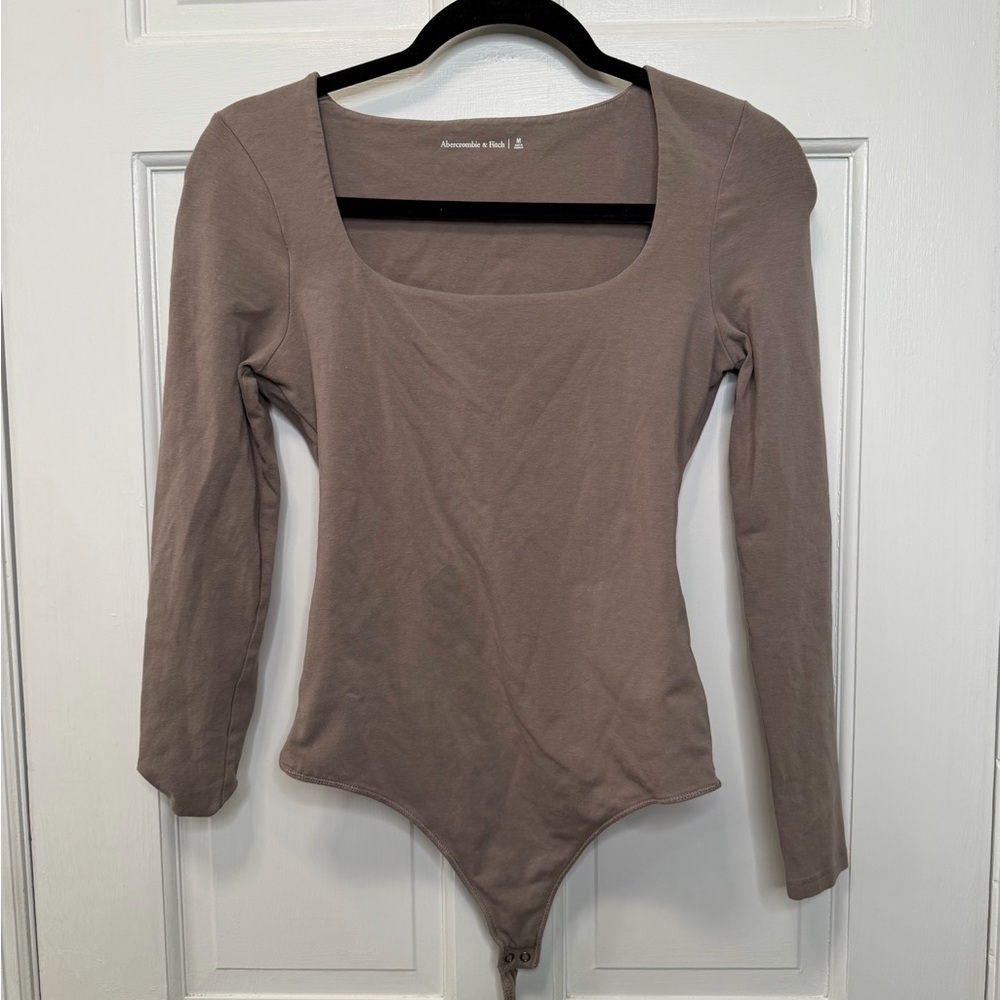 Abercrombie & Fitch Taupe Square Neck‎ Long Sleeve Bodysuit Size Medium